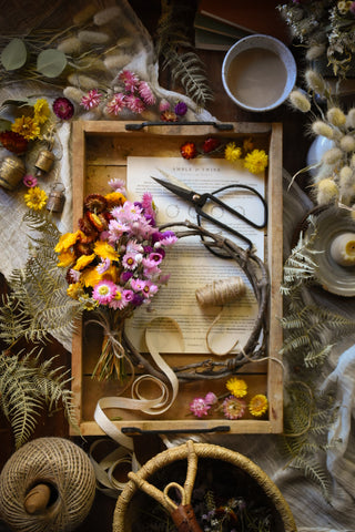 dried flowers australia everlasting wreath making kit - mixed wildflowers - amble and twine
